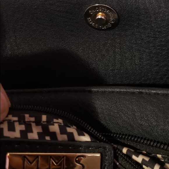 MMS Black Convertable Crossbody w Gold Detailing - Picture 5 of 6